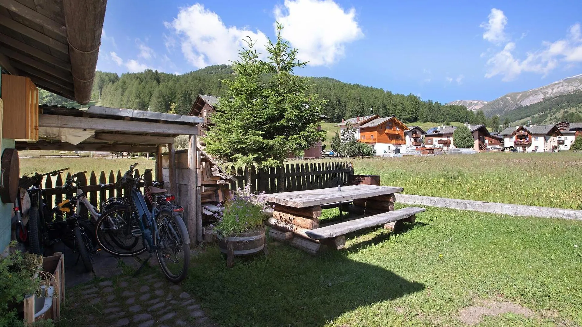 Apartment Appartamenti Lorenza 3 Baite Giotto Livigno Italy